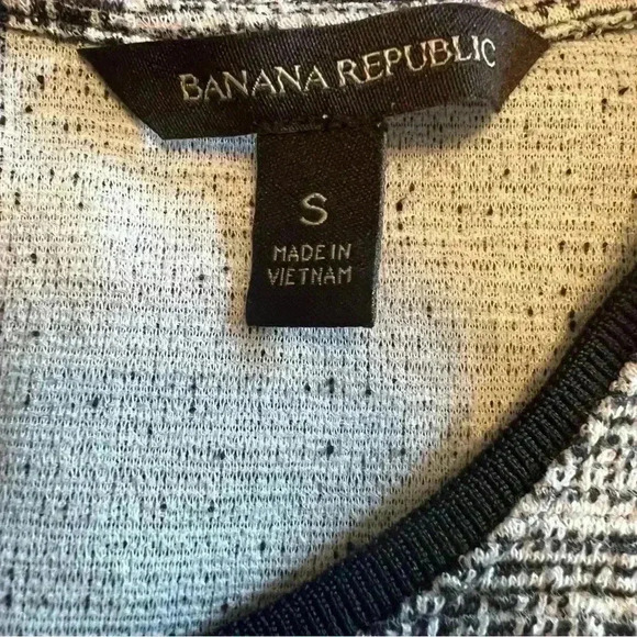 Banana Republic-Bell Sleeve Crew Neck Straight Hem Top-Women’s Size S-Stretchy - Picture 7 of 7